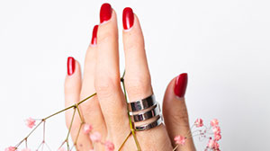 vernis couleur mains